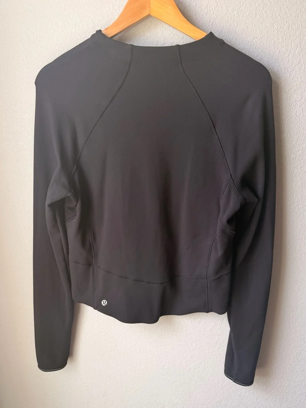 lululemon athletica Black Long-Sleeve Crewneck Top - Women's
